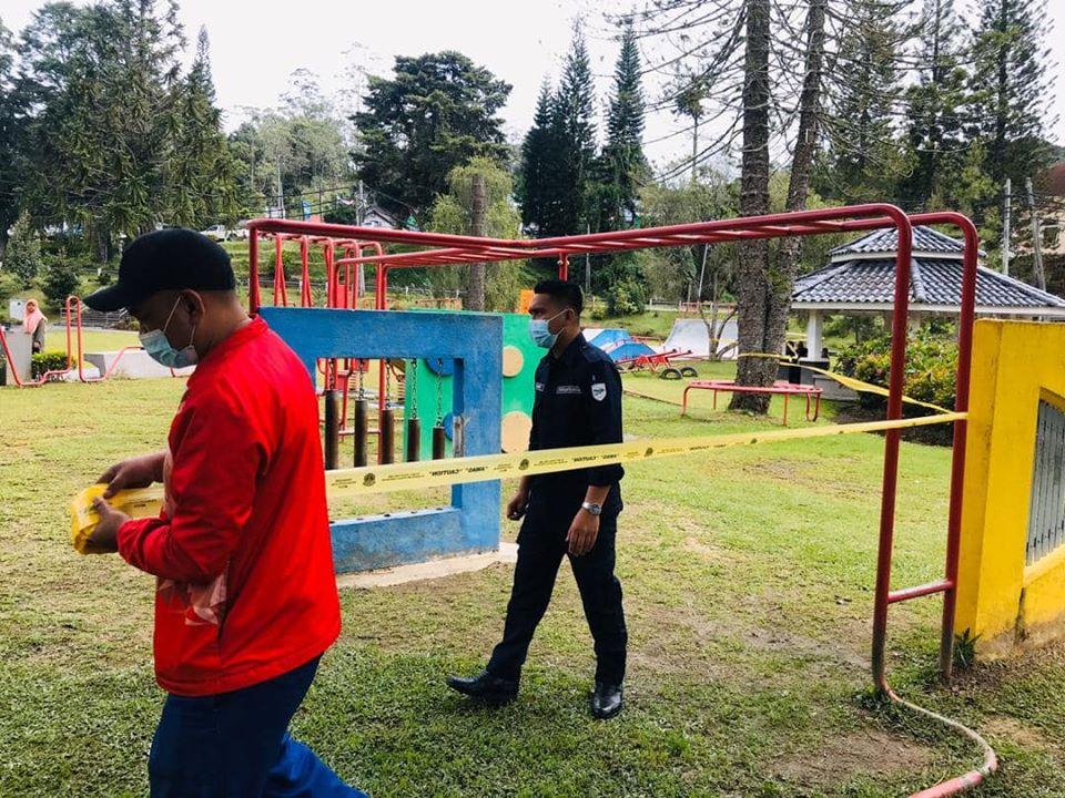 PROSES PENUTUPAN TAMAN PERMAINAN KANAK-KANAK TAMAN PERTABALAN TANAH RATA